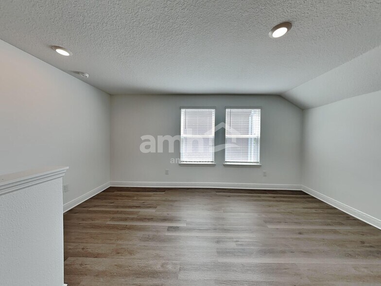 Building Photo - 14526 Cedar ml dr