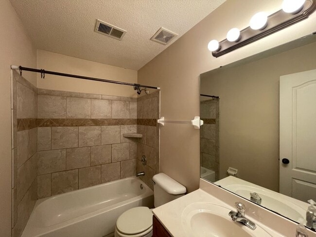 Building Photo - 5 BEDROOMS, great home located in Olive Br...
