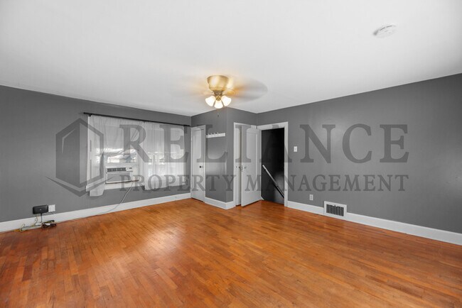 Building Photo - 601 N Pershing St