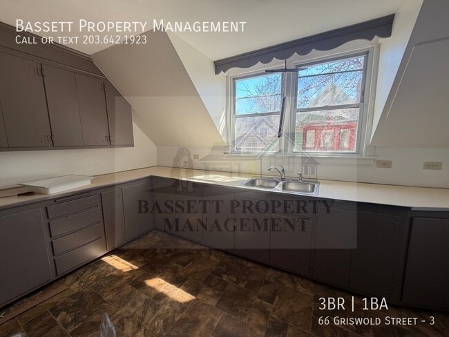 Building Photo - 66 Griswold St