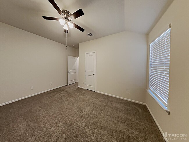 Building Photo - 840 Watson Wy