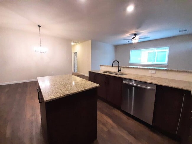 Building Photo - 25539 Starling Ln