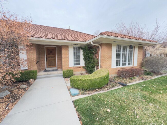 Building Photo - 3207 Apache Ln