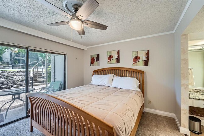 Building Photo - 204 World of Tennis Sq