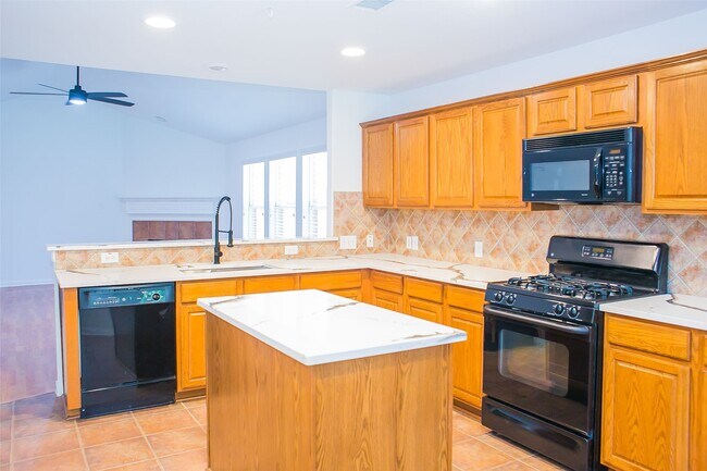 Building Photo - 91 Genesee Ridge Dr