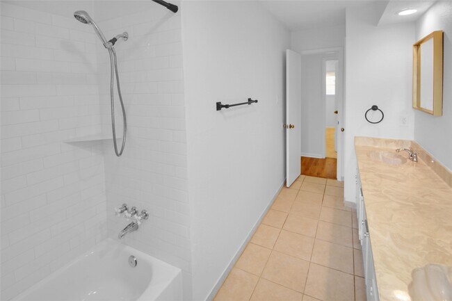 Building Photo - 4507 Ponca St