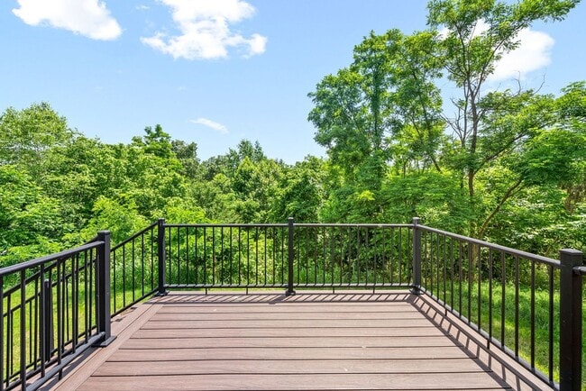 Building Photo - 3 Bedroom 2 Bath Pet Friendly Home For Ren...