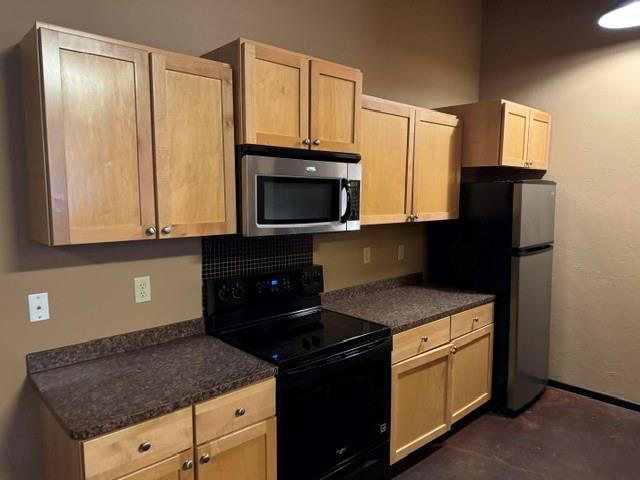 Building Photo - 375 Triad Village Dr