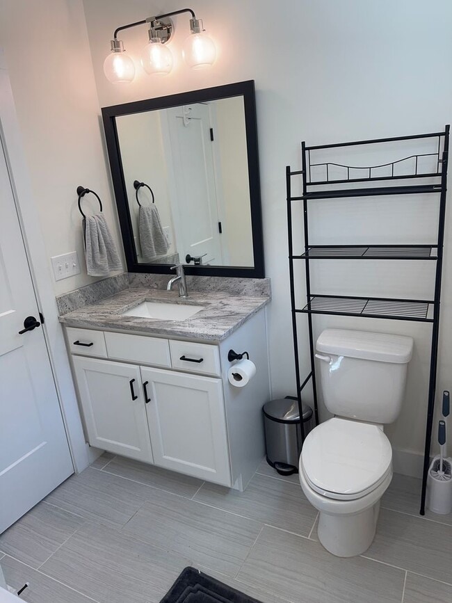 Building Photo - Tastefully Built Modern Durham Home