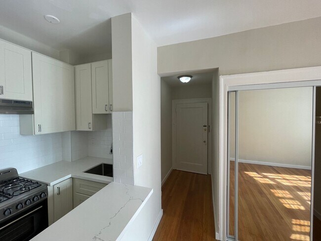 Building Photo - Brand new Studio near Downtown