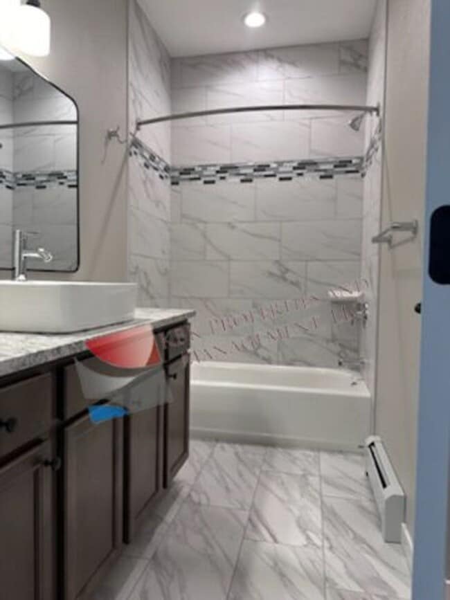 Building Photo - MPH-Maroon Dr