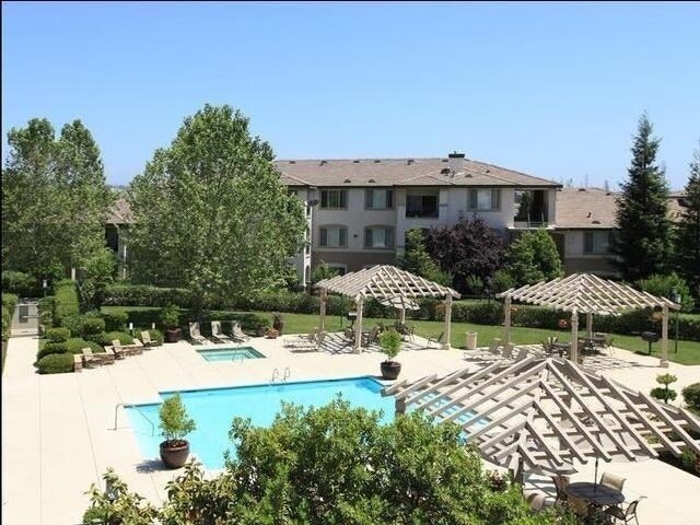 Building Photo - 701 Gibson Dr