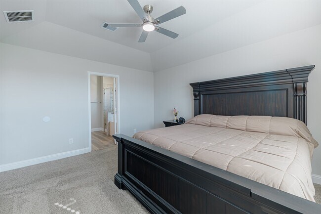 Building Photo - 5511 Coral Land Dr