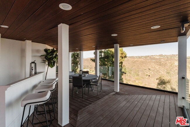 Building Photo - 1666 Summitridge Dr