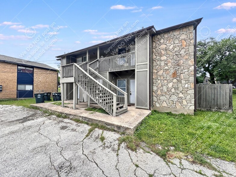 Building Photo - 608 Bracewood Cir