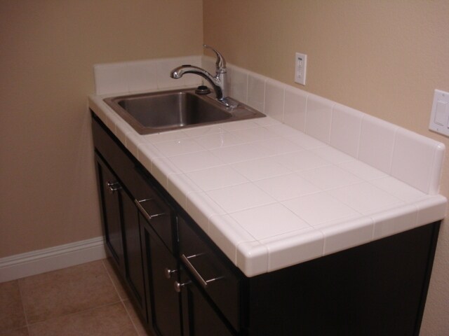 Building Photo - NICE 2 STORY 4+ BED, 3 BA, 3CAR, 3000+SQFT...