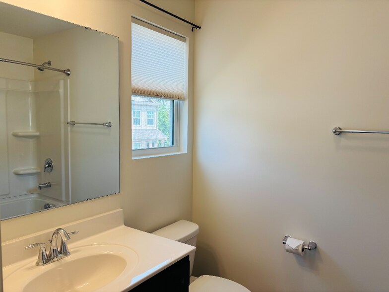 Building Photo - 13969 Clayborn St