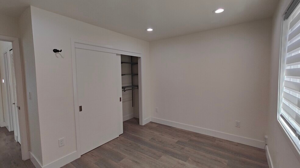 Building Photo - 12551 Sumner Dr
