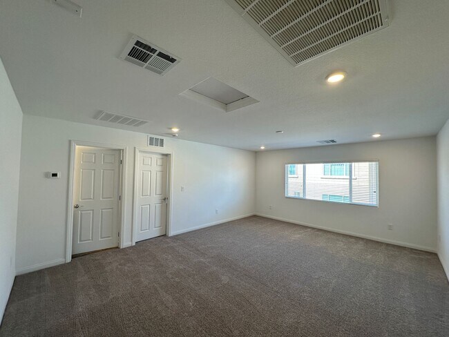 Building Photo - Robindale & Westwind