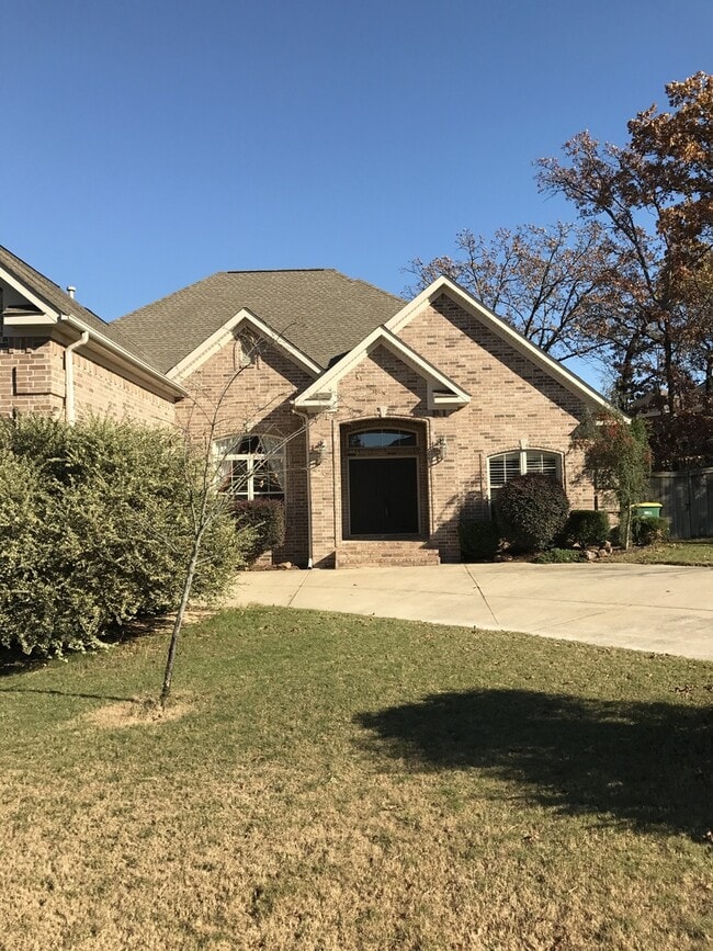 Building Photo - Questions call Lance Garner 501-912-6020