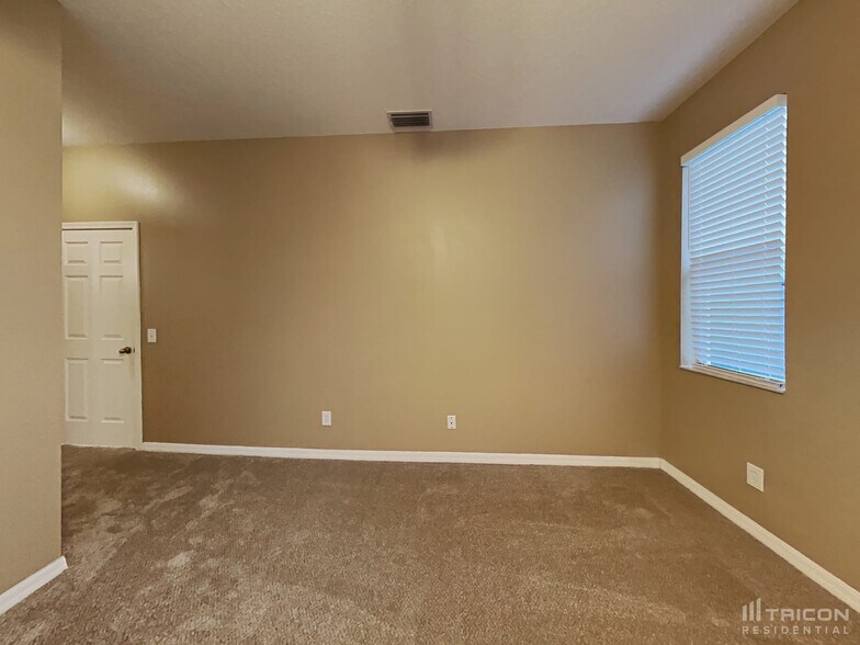 Building Photo - 9723 Riverchase Dr