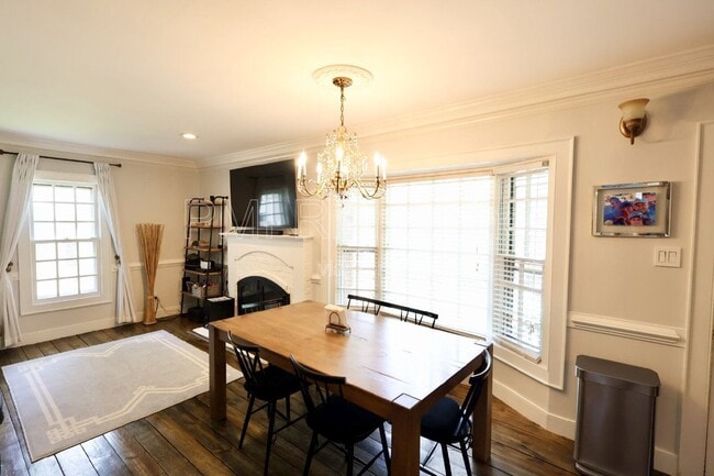 Building Photo - 10502 Crowncrest Ct