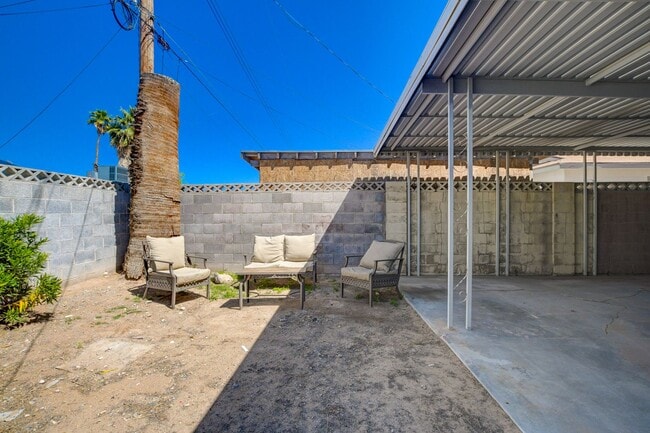 Building Photo - Cozy 2-Bedroom Unit in Prime Las Vegas Loc...
