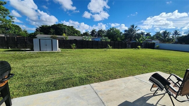 Building Photo - 295 NE 150th St