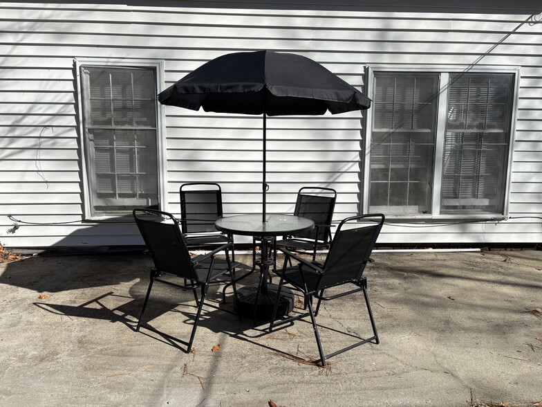 Building Photo - 1605 Willowby St