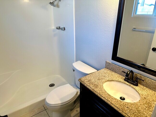 Building Photo - 4 Bedroom with pool in prime location