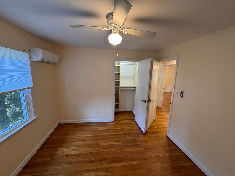 Building Photo - 47 Ashwood Cir