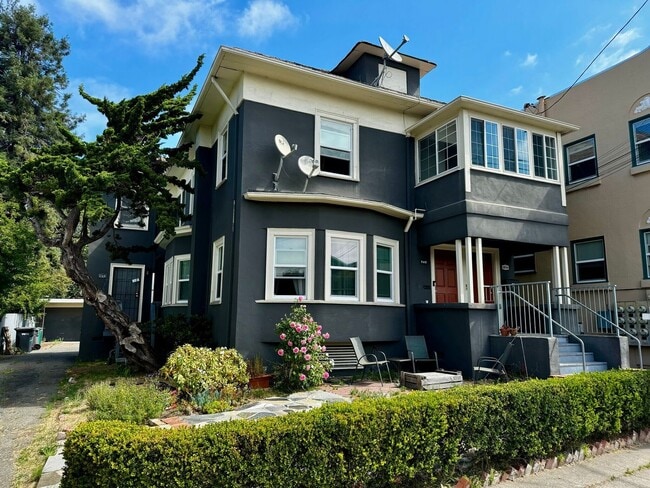 Building Photo - Charming North Oakland 2BD with Custom Finishes & Parking