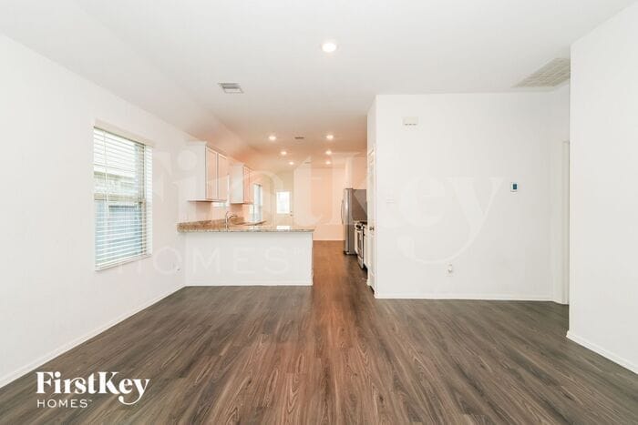 Building Photo - 18455 Summit Ranch Dr