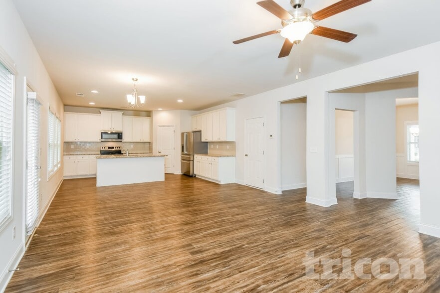 Primary Photo - 64 Monaghan Wy