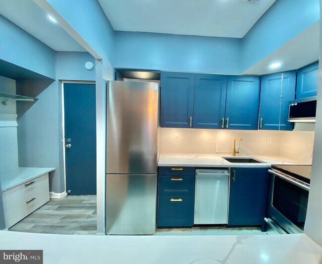 Building Photo - 3101 S Manchester St