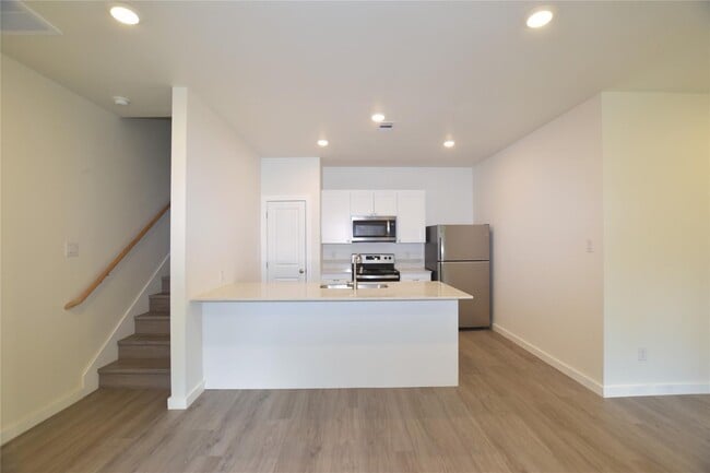 Building Photo - 1232 3rd Ave N