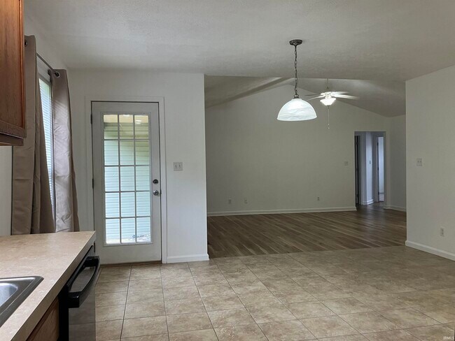 Building Photo - 7872 Sandalwood Dr