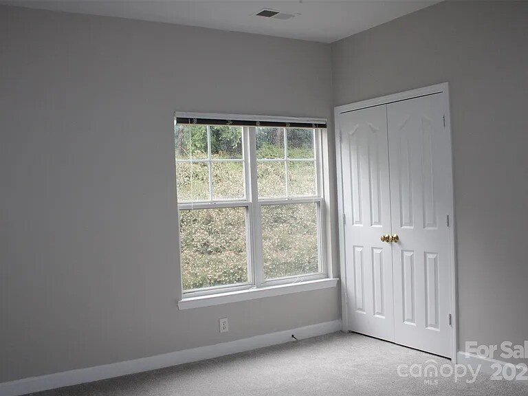 Building Photo - 9823 Hyde Glen Ct