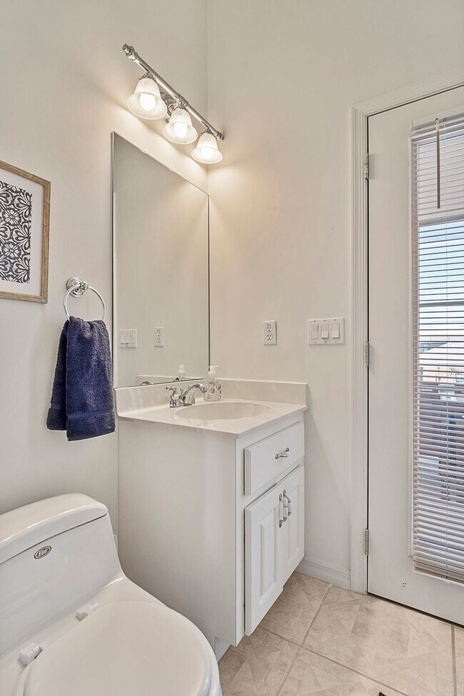 Building Photo - 23 Claridge Ct N