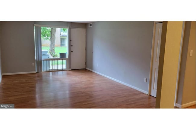 Building Photo - 544 Wilson Bridge Dr