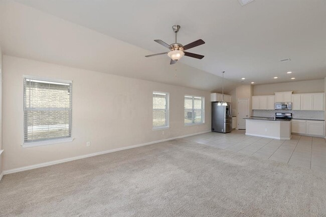 Building Photo - 753 Hot Spring Valley