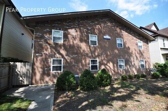 Building Photo - 1393-1395 Summit Street-2 Bedroom