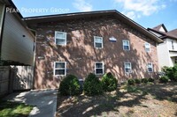 Building Photo - 1393-1395 Summit Street-2 Bedroom