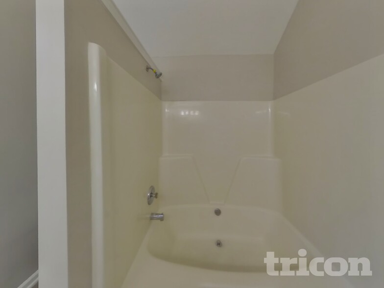 Building Photo - 65 Applewood Cir