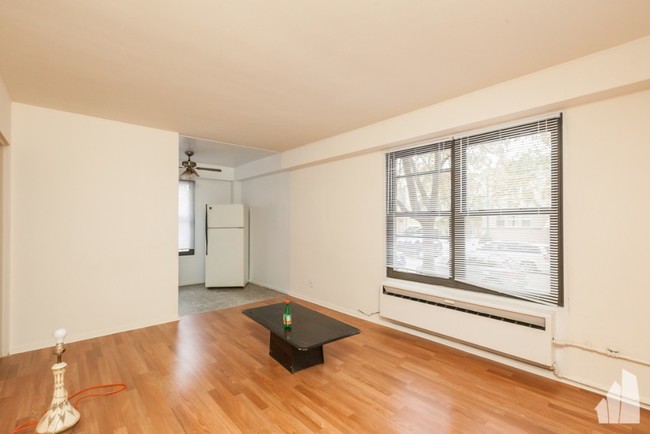 Building Photo - 2600 West Rascher Avenue #112