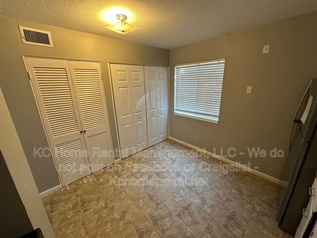 Building Photo - 9338 Bluejacket St