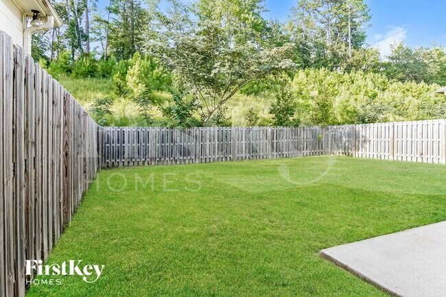 Building Photo - 2775 Village Ln