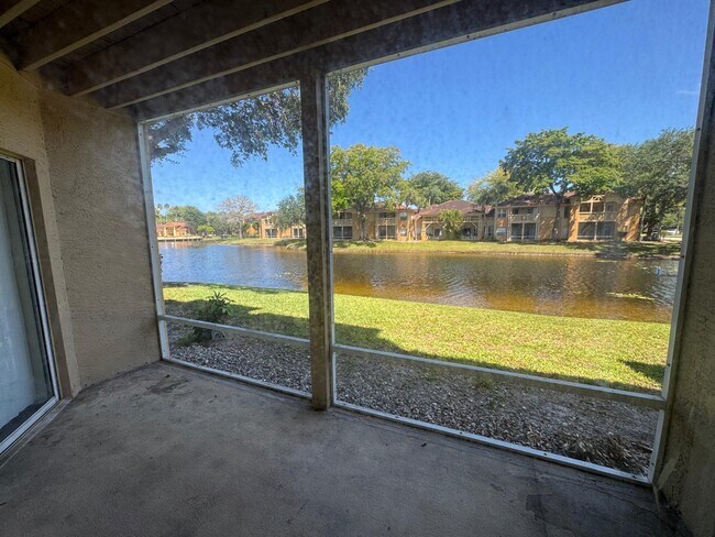 Building Photo - 4855 Via Palm Lakes