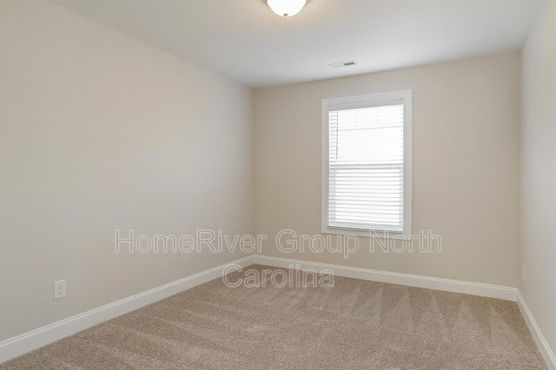 Building Photo - 304 Beaumont Cir