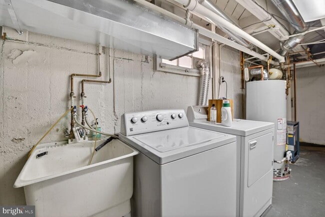 Building Photo - 3365 Runnymede Pl NW